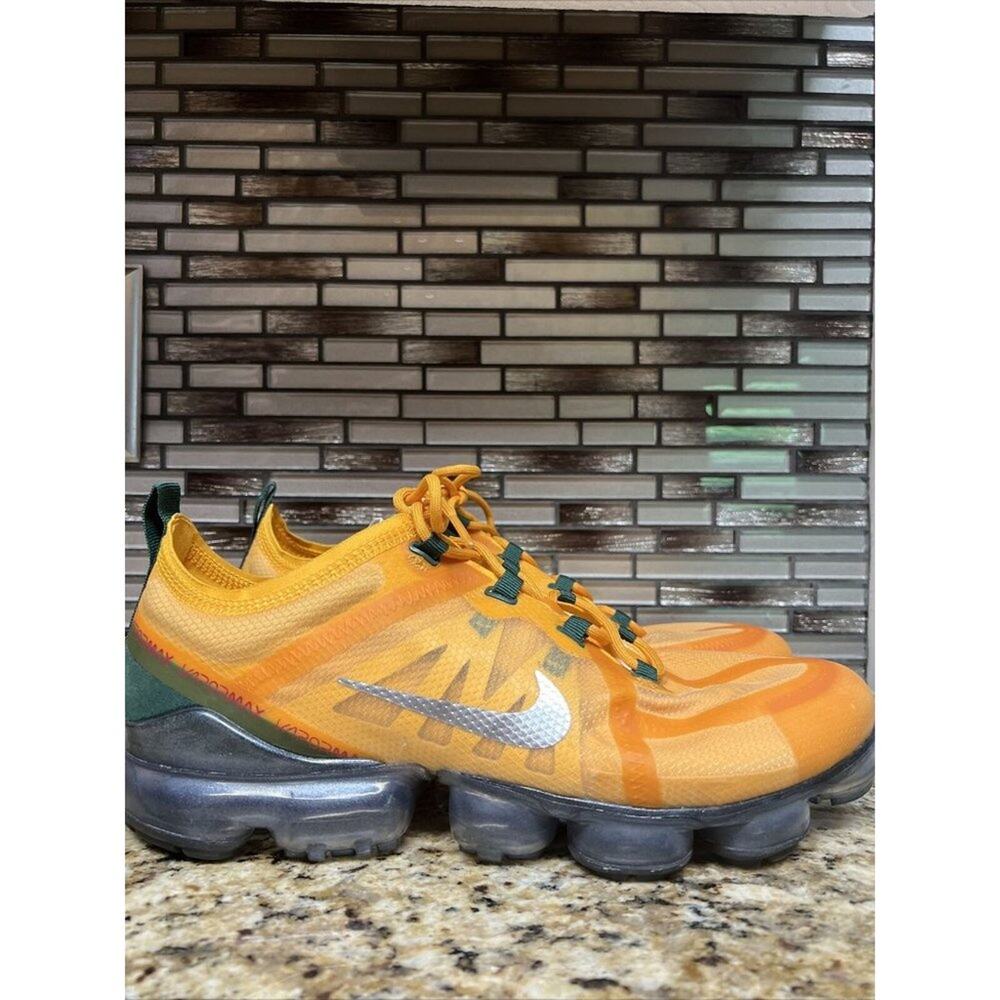 EUC Size 10.5 Mens Nike Vapormax 2019 Canyon Gold Lace-Up Sneakers AR6631-700
